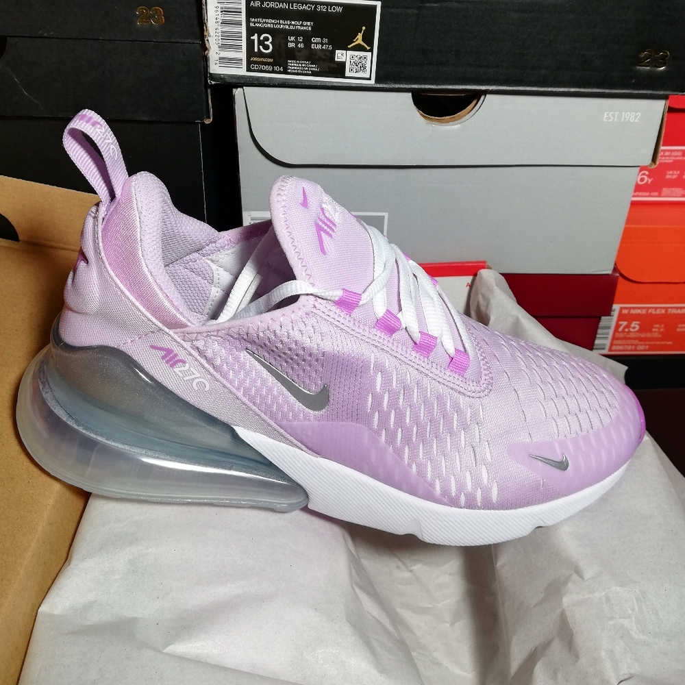 NIKE AIR MAX 270S WOMEN US SIZE 8.5 BRAND NEW IN BOX